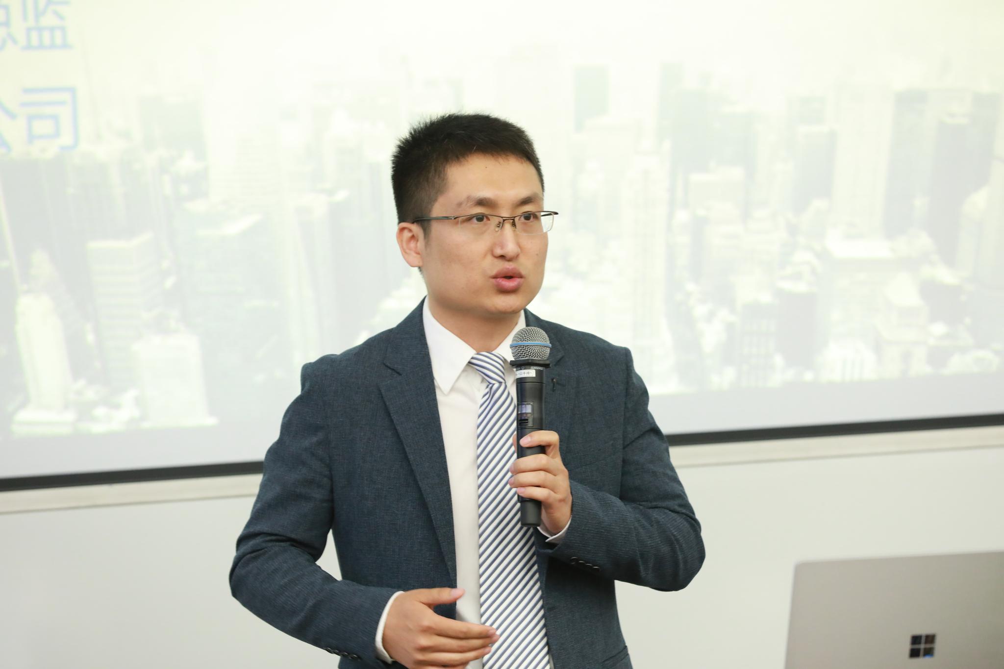 微软李国平基于智能云三驾马车助力各行业构建开放生态