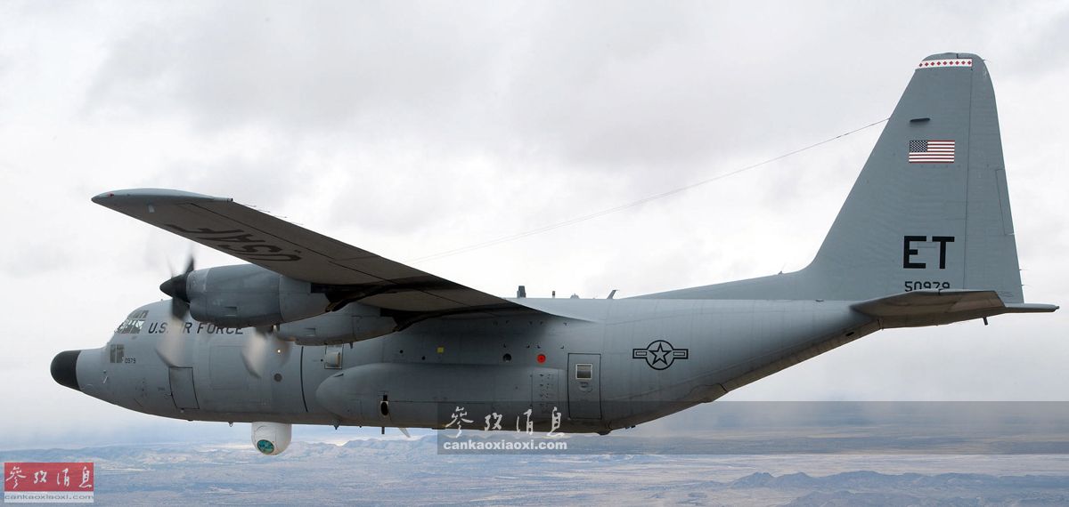 图为ac-130h炮艇机释放热焰弹资料图.