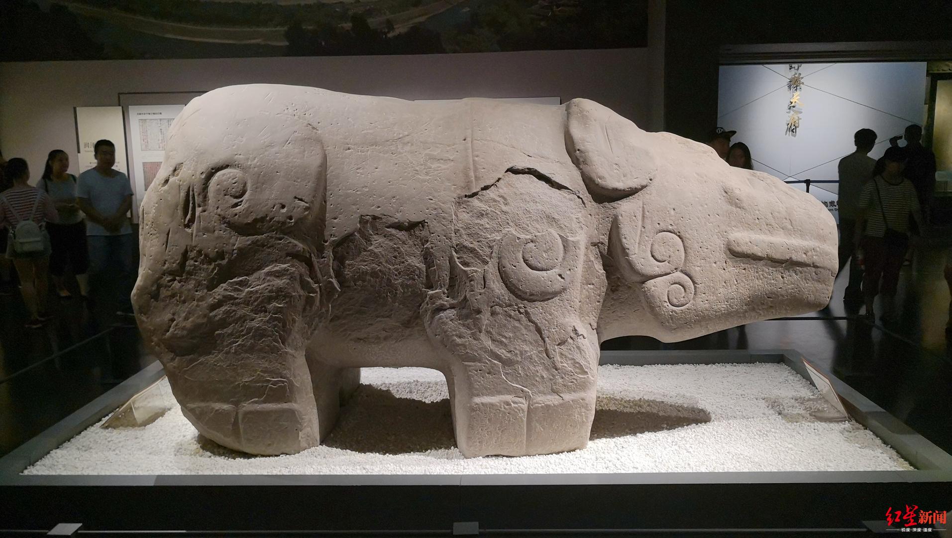 成都博物馆展出的石犀牛 图据东方ic在"5·18国际博物馆日"和2019年
