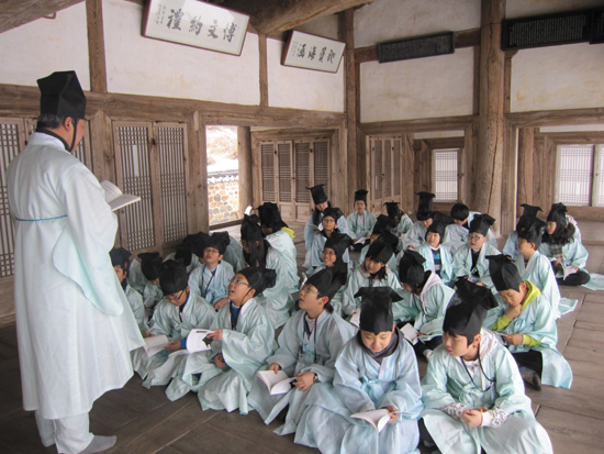 韩国小学生体验书院活动（韩国《天地日报》）