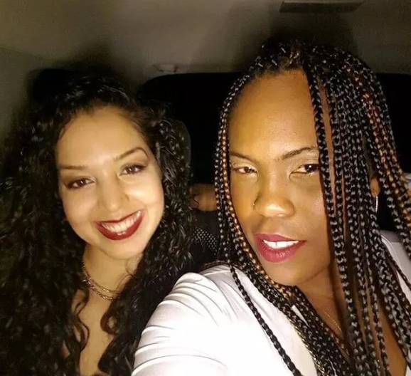 神秘!昨日绝杀后 莱昂纳德拥抱场边漂亮女友