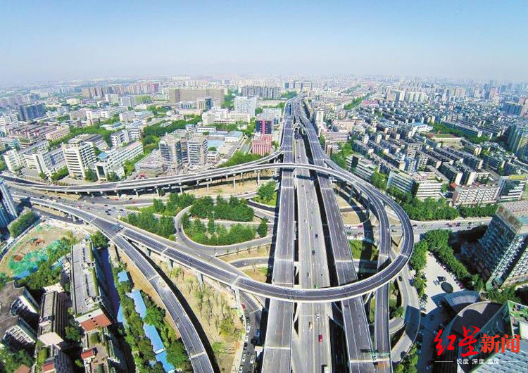 金凤凰高架,成洛大道高架等共同形成市中心城区核心区高架桥梁体系