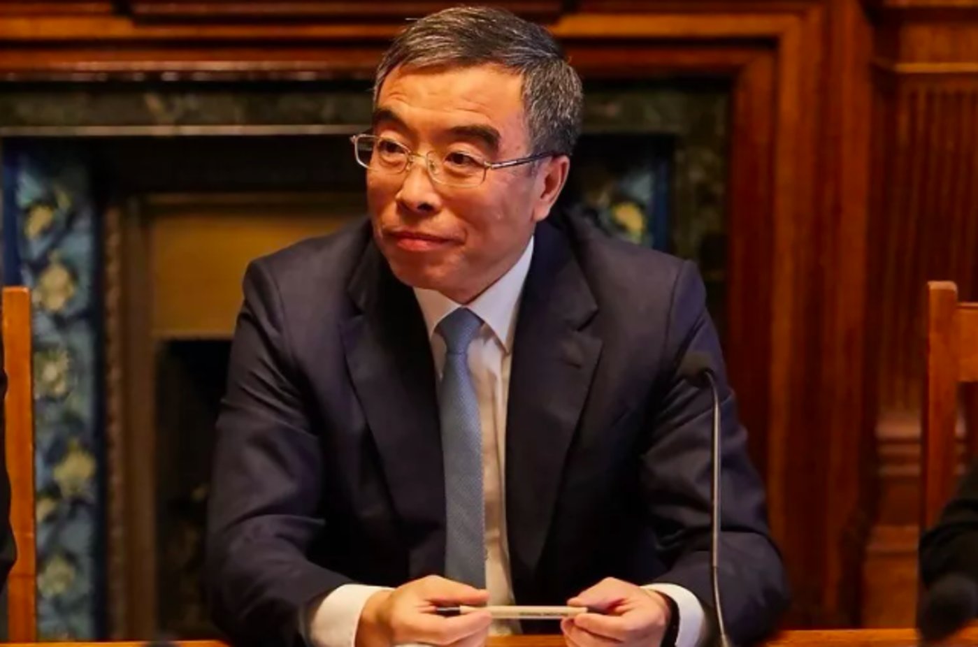 华为董事长梁华回应英媒:愿意跟运营所在地政府签订设备无后门,无间谍