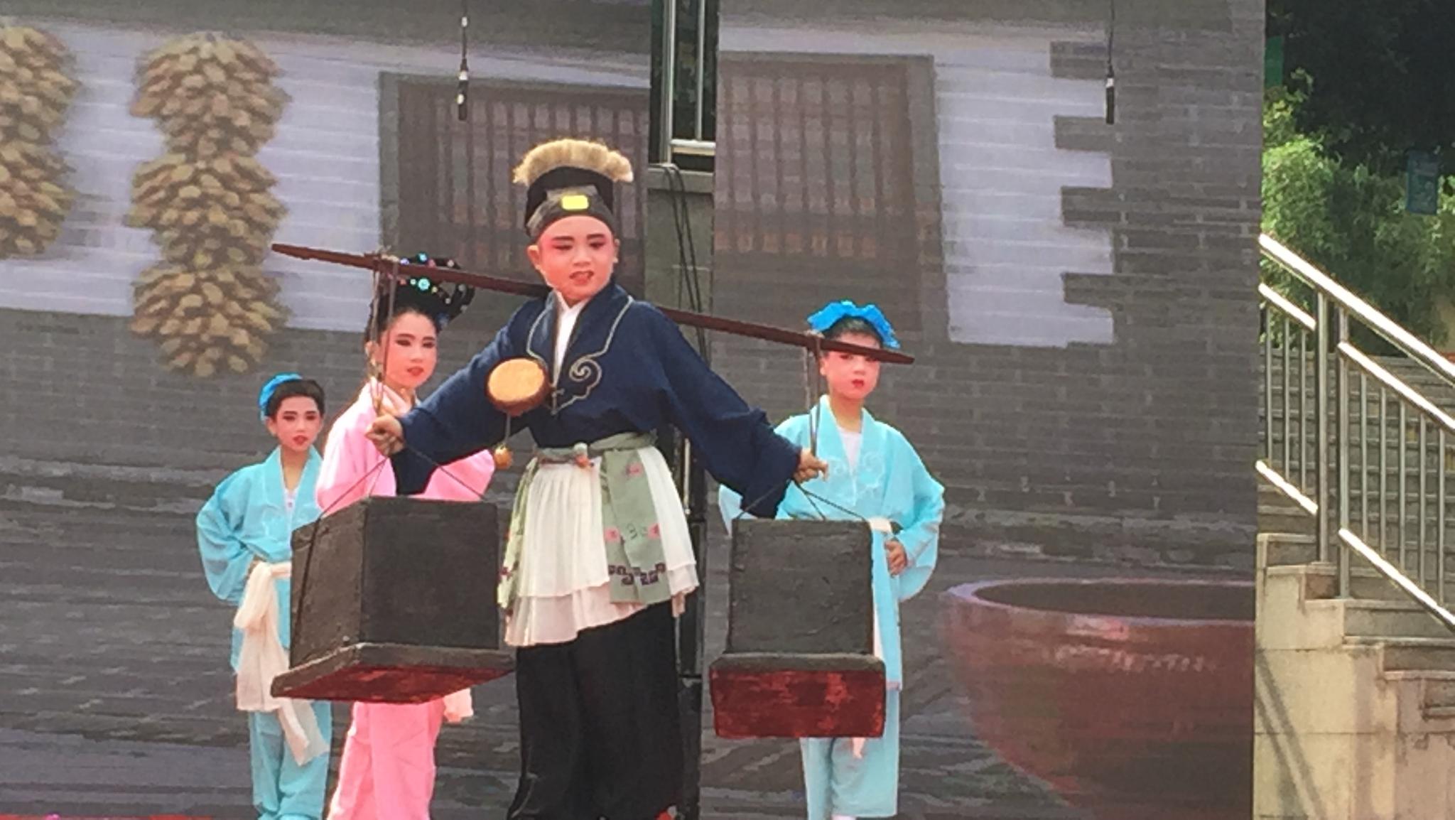 重庆渝北金鹏实验小学1600余师生诵读经典玩穿越|渝北区|诵读|渝北