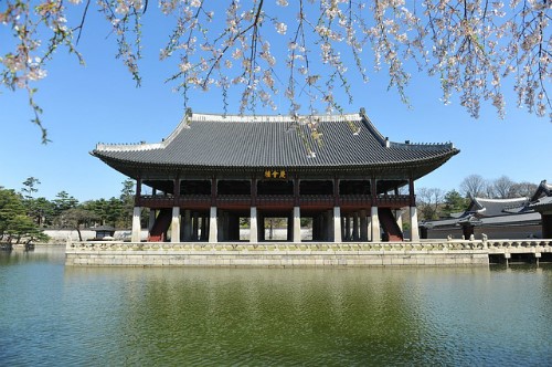 韩国景福宫内的庆会楼