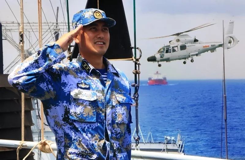 组来自南海舰队的四口之家他们的家国大爱让不少现场观众潸然泪下海口