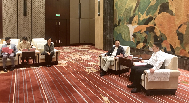 陈健老部长和王淑敏会长会见武汉市长周先旺