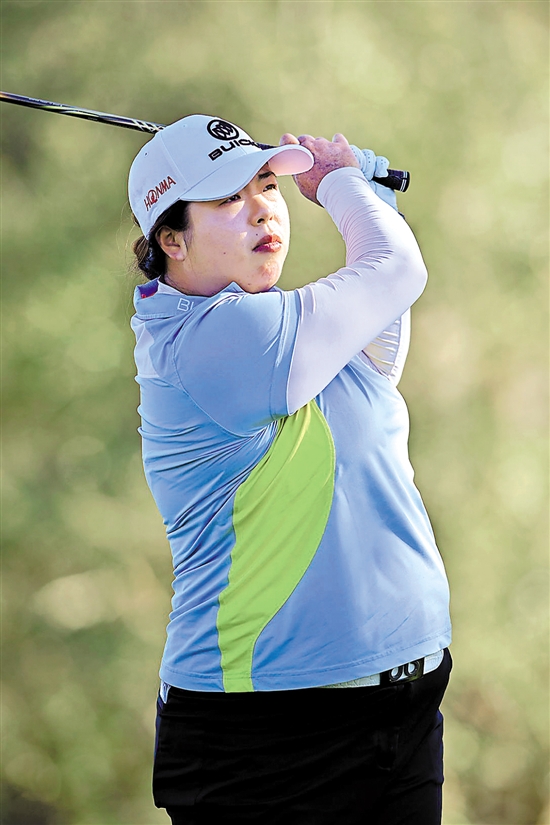 冯珊珊爹妈陪同出战