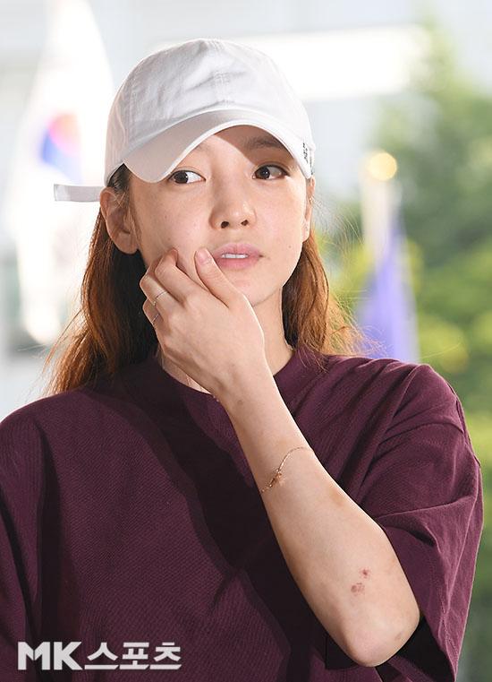 具荷拉轻生后首次发声对不起我会努力变坚强