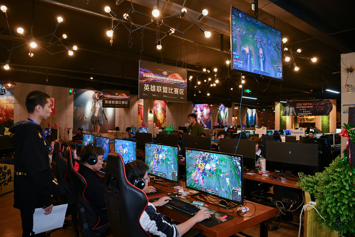 网咖未绝,只是逐渐凋零