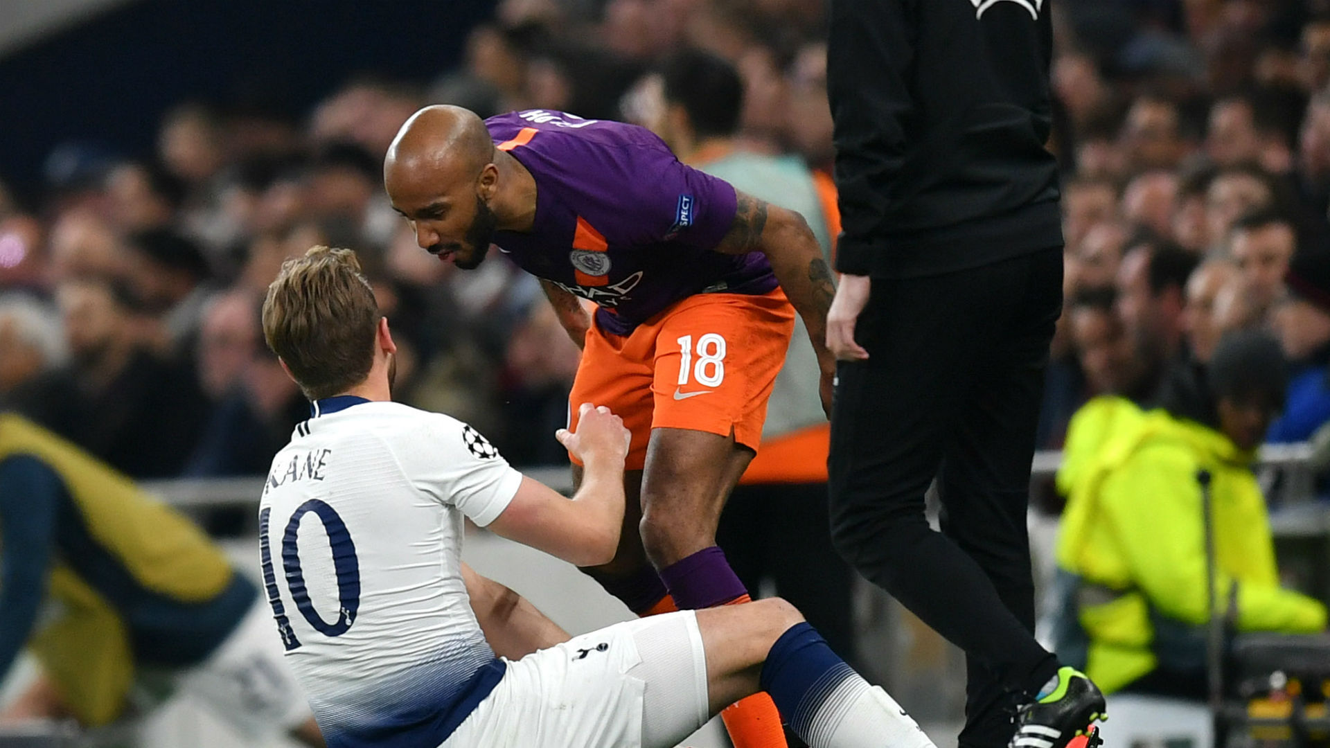 碰撞是意外 德尔夫:我和凯恩早已和好如初_国际足球_新浪竞技风暴