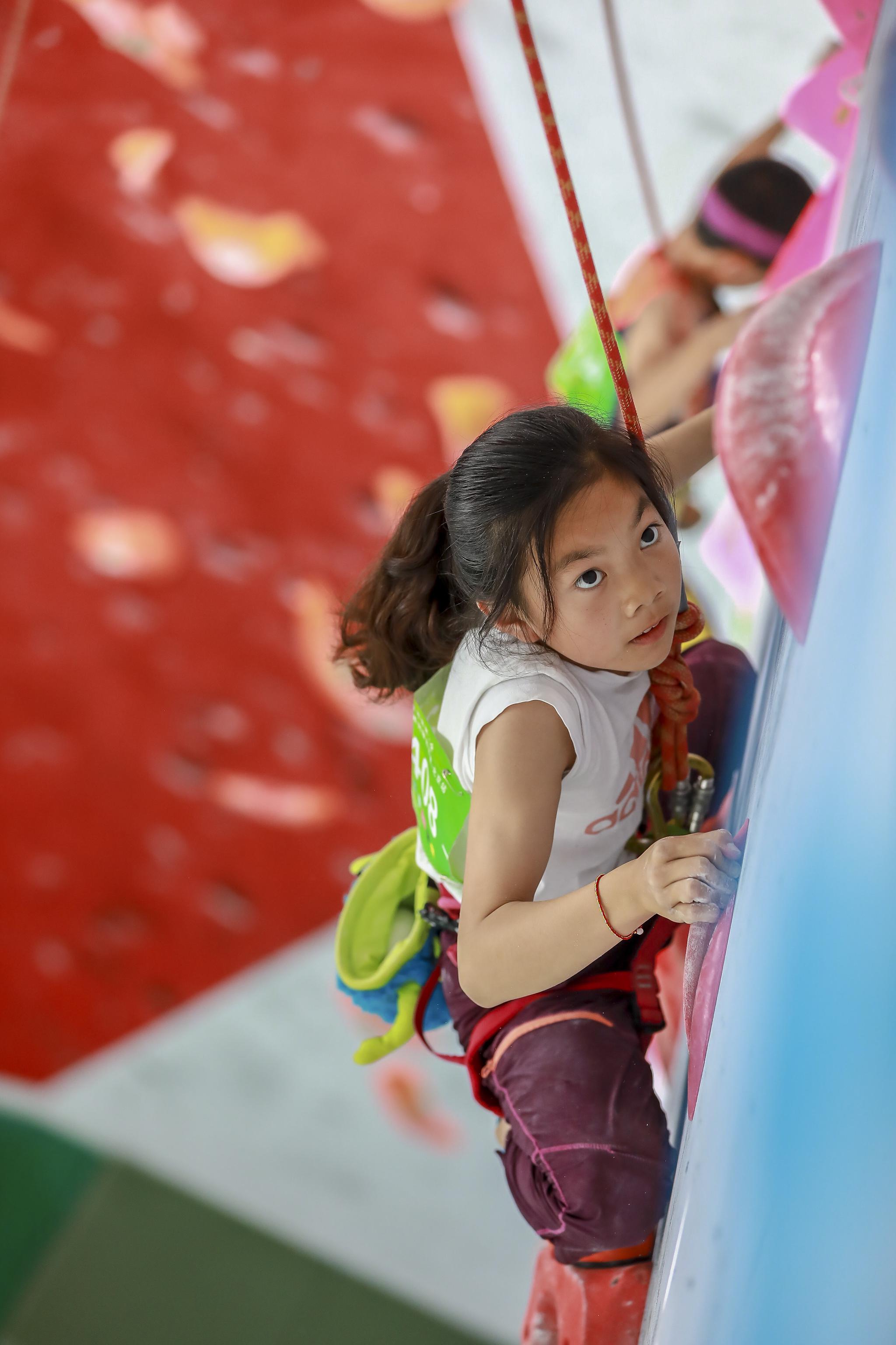 直击数百少年激战端午u系列攀岩联赛北京站圆满结束
