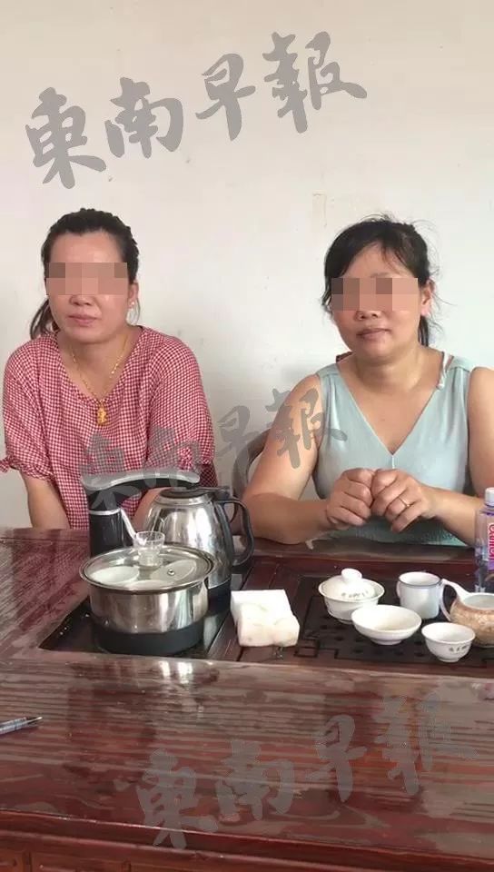 ▲视频的两名参演者吴女士（右）和张女士（左）