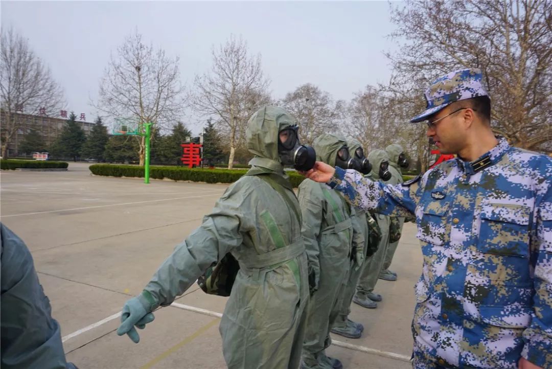 青春,汗水,成长军体训练,专业学习我们在这里完成了从普通新兵到合格