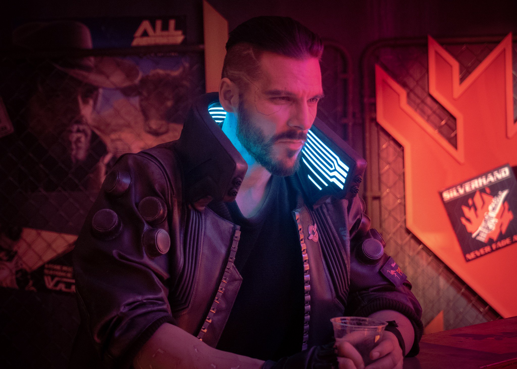 《圣歌》社区经理晒《赛博朋克2077》主题夹克 大赞实在太酷啦