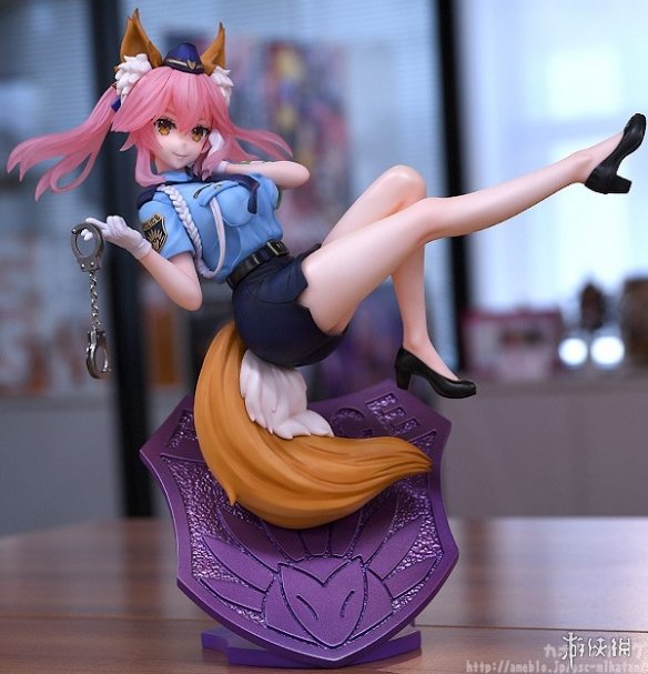 《fgo》玉藻前女警制服手办 身姿曼妙纤细长腿迷人