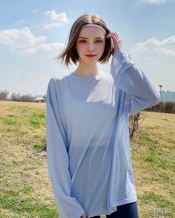 德国chloe资料,德国chloe 面容精致宛如天使降临人间德国美女chloe福利美照
