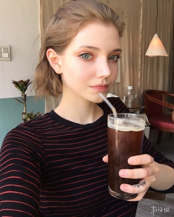 面容精致宛如天使降临人间德国美女chloe福利美照