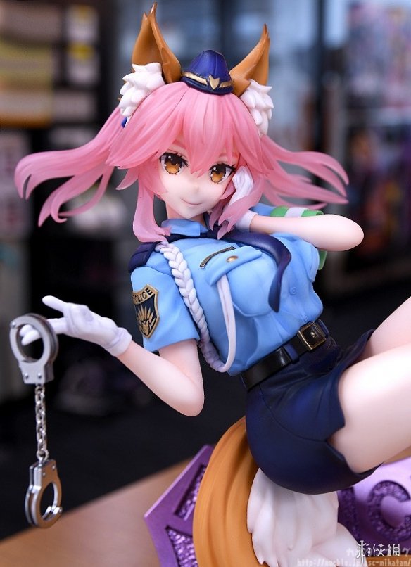 《fgo》玉藻前女警制服手办 身姿曼妙纤细长腿迷人