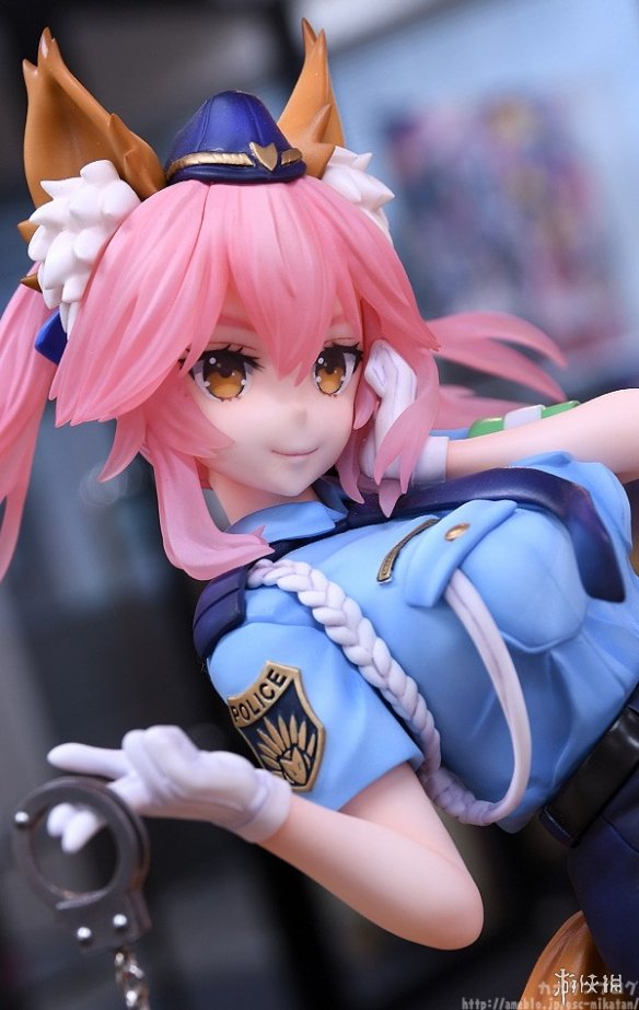 《fgo》玉藻前女警制服手办 身姿曼妙纤细长腿迷人