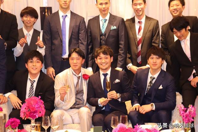 日本jt雷霆男排队长结婚官推展示了男男婚戒照 手机新浪网 日本jt雷霆男排队长结婚官推展示了男男婚戒照 手机新浪网