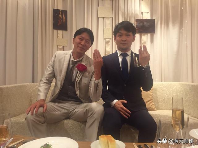 日本jt雷霆男排队长结婚官推展示了男男婚戒照 手机新浪网 日本jt雷霆男排队长结婚官推展示了男男婚戒照 手机新浪网