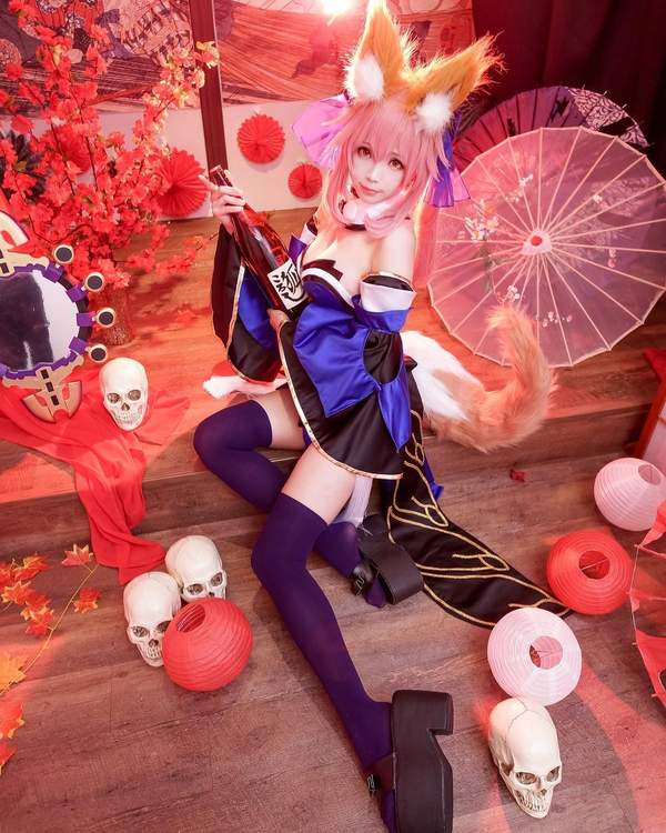 国外美少女cos《fgo》玉藻前 小狐狸甜美又不失妩媚