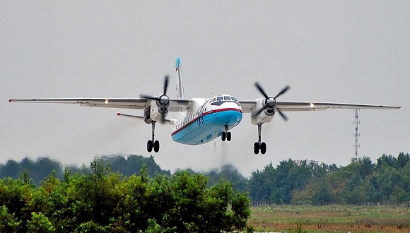 资料图:一架安-24飞机.