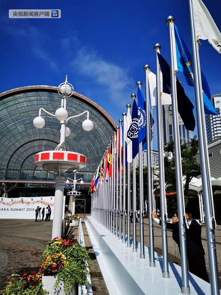 ���������չ�����ĵĸ������ġ������Ӽ��߾�ΰ���㣩