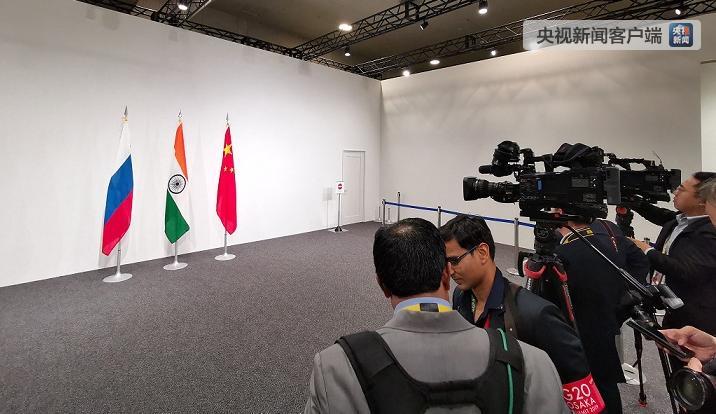 ���ж�ӡ�����쵼�˺�Ӱ���������Ӽ������������㣩