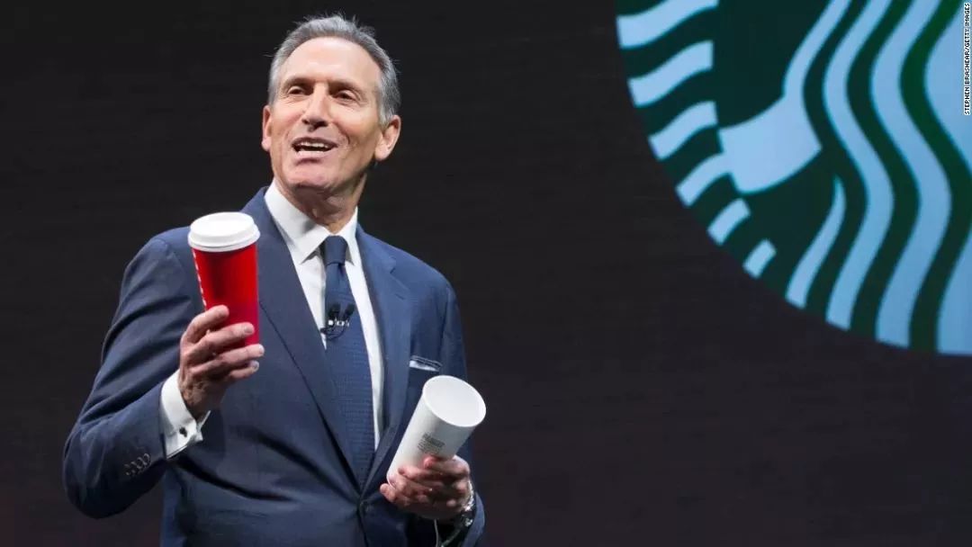 "他将原本的short(小杯),tall(中杯)加入了grande(大杯),venti(超大杯