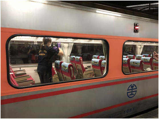 台铁列车传砍人事件警察被刺伤重不治