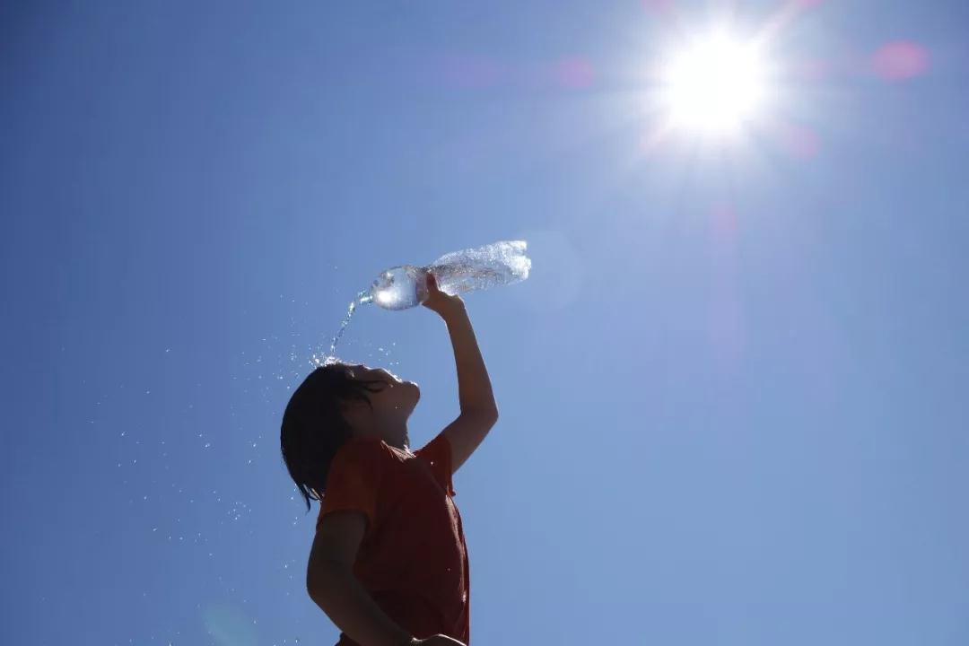 北京七月首個高溫日:氣溫41.4℃ 地表溫度66.5℃ !