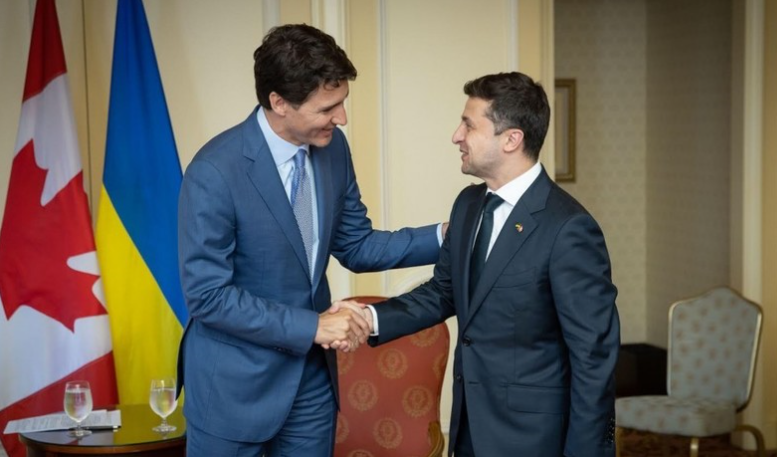 特鲁多与泽连斯基握手（图源：乌克兰政府网站）