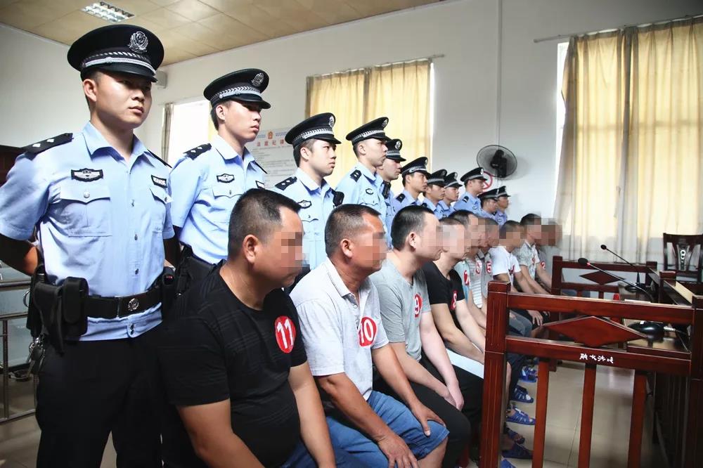 融水法院:强迫交易,11名恶势力犯罪团伙成员当庭认罪