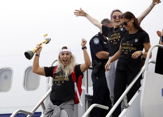 7日,美国女足队卫冕2019法国女足世界杯冠军/图源:美联社