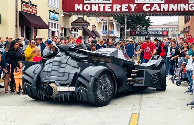 荷兰街头现蝙蝠侠阿卡姆骑士还原蝙蝠车