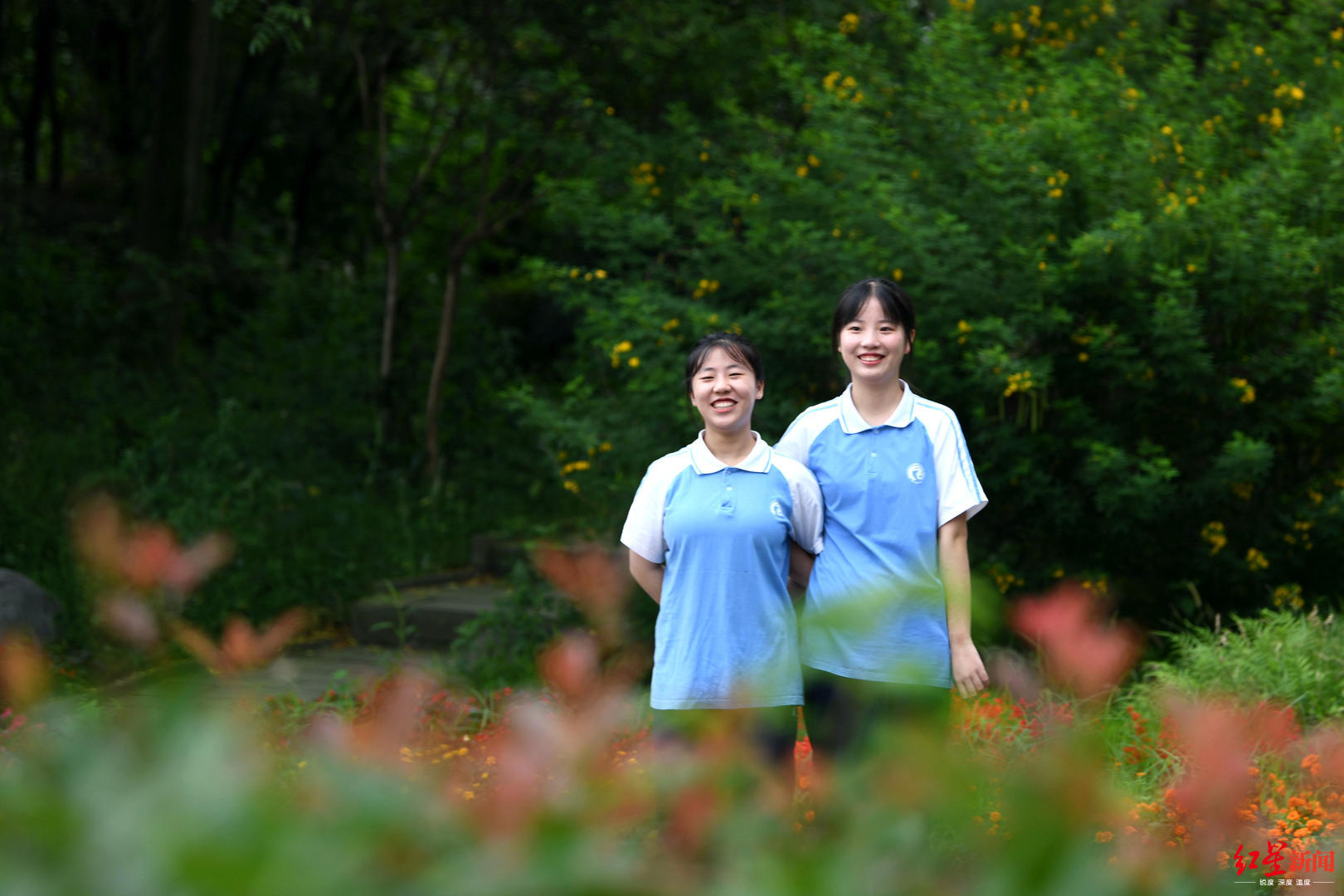 温江中学两女生考上清华美院竟是同年同月同日生