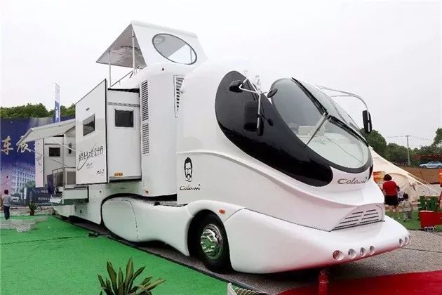 全球首款超豪华房车来自中国16米长有阳台还有观景天台