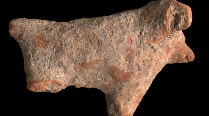 形状似牛的雕像。(图:美媒截取自以色列文物管理局)