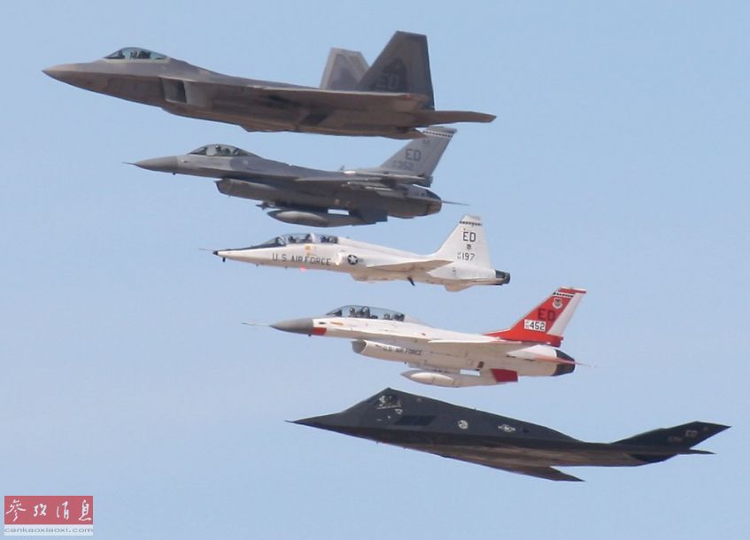 ͼ�б�Ӵ��µ�������Ϊ��F-117��F-16D˫����ս����T-38��������F-16C��F-22����ս��