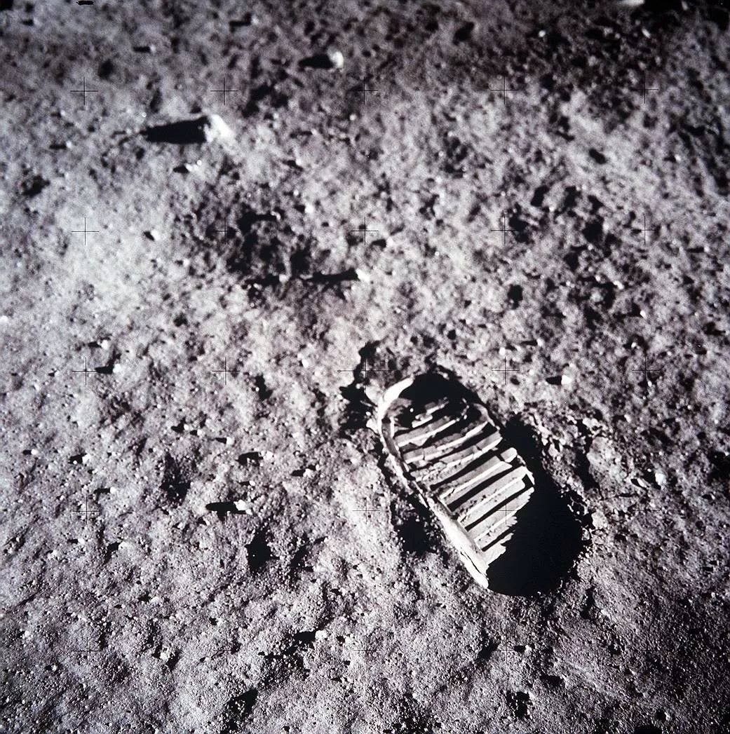 月球上有风吗:人类首次登月:50年前的今天月球上的24个小时 来源:NASA