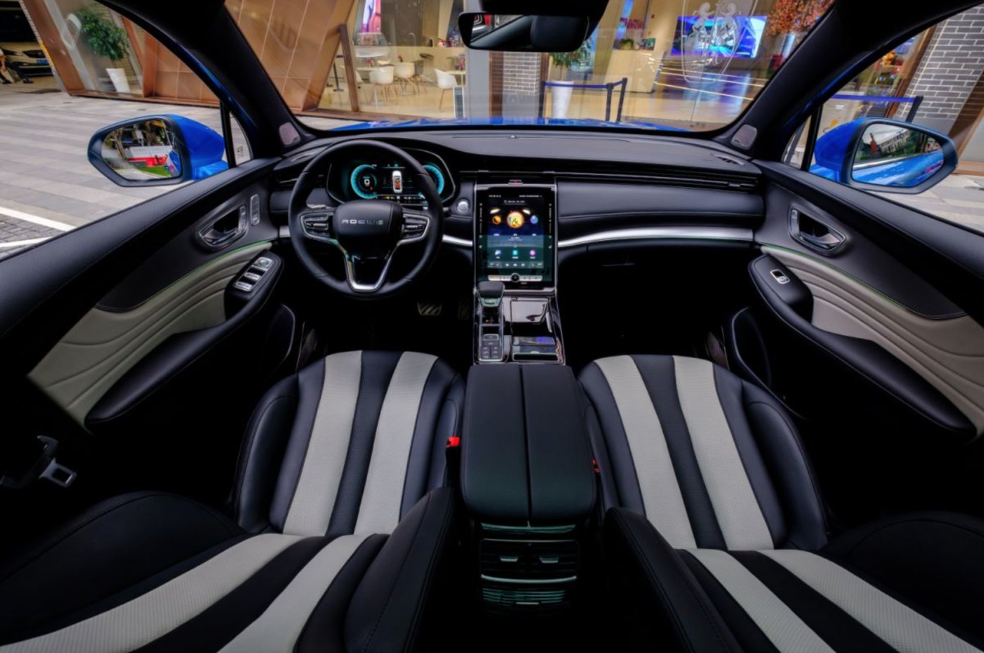 湖北广翔荣威荣威rx5max曝光内饰极致简约智能化体验成亮点