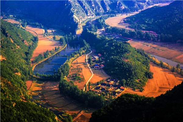 河北承德平泉市亮相我家门口那条路大型主题采访活动图