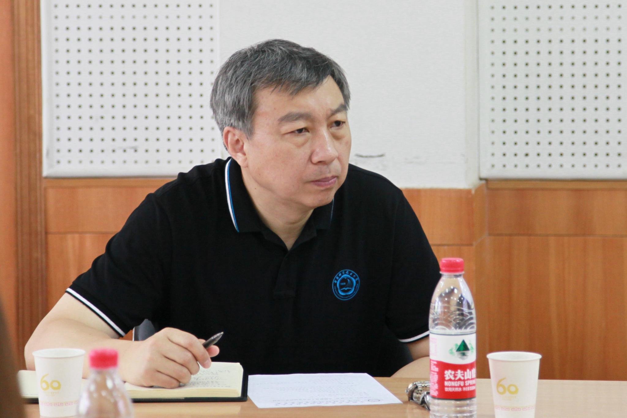校党委书记舒歌群参加材料科学与工程系2017级硕士生党支部党员大会