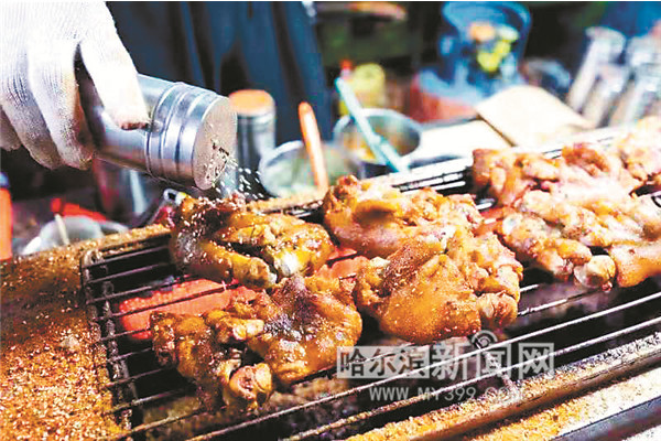 哈尔滨夜市小吃排行榜揭晓_逛吃!哈尔滨师大夜市再现烟火气(2)