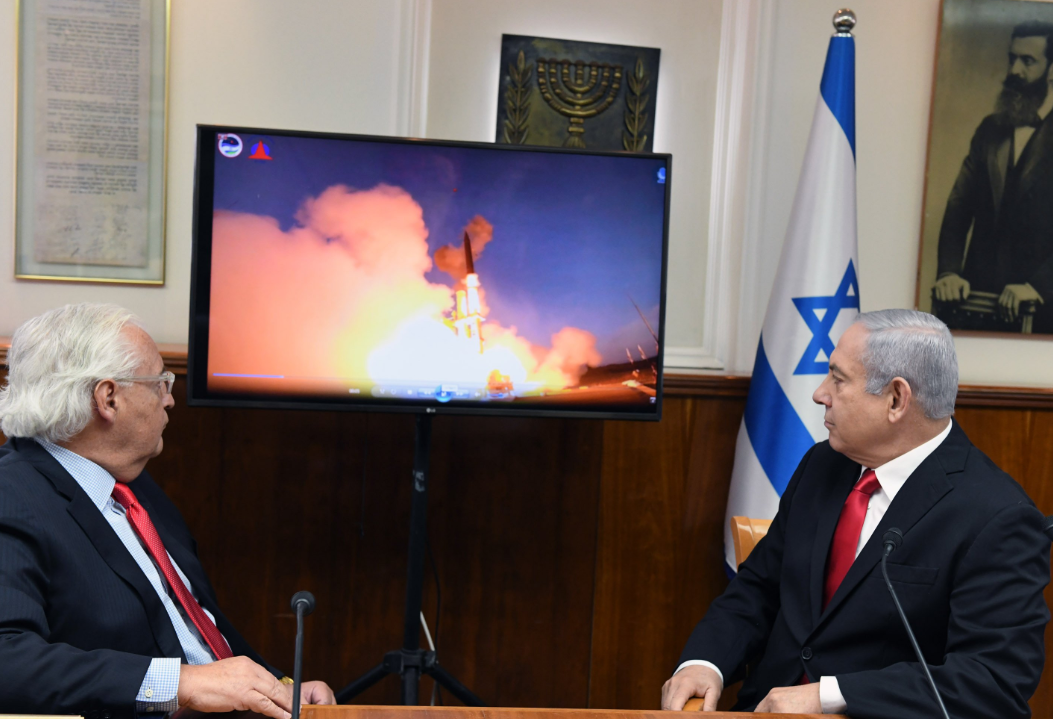 观看导弹试验的内塔尼亚胡 图源：以色列总统府官方推特账号