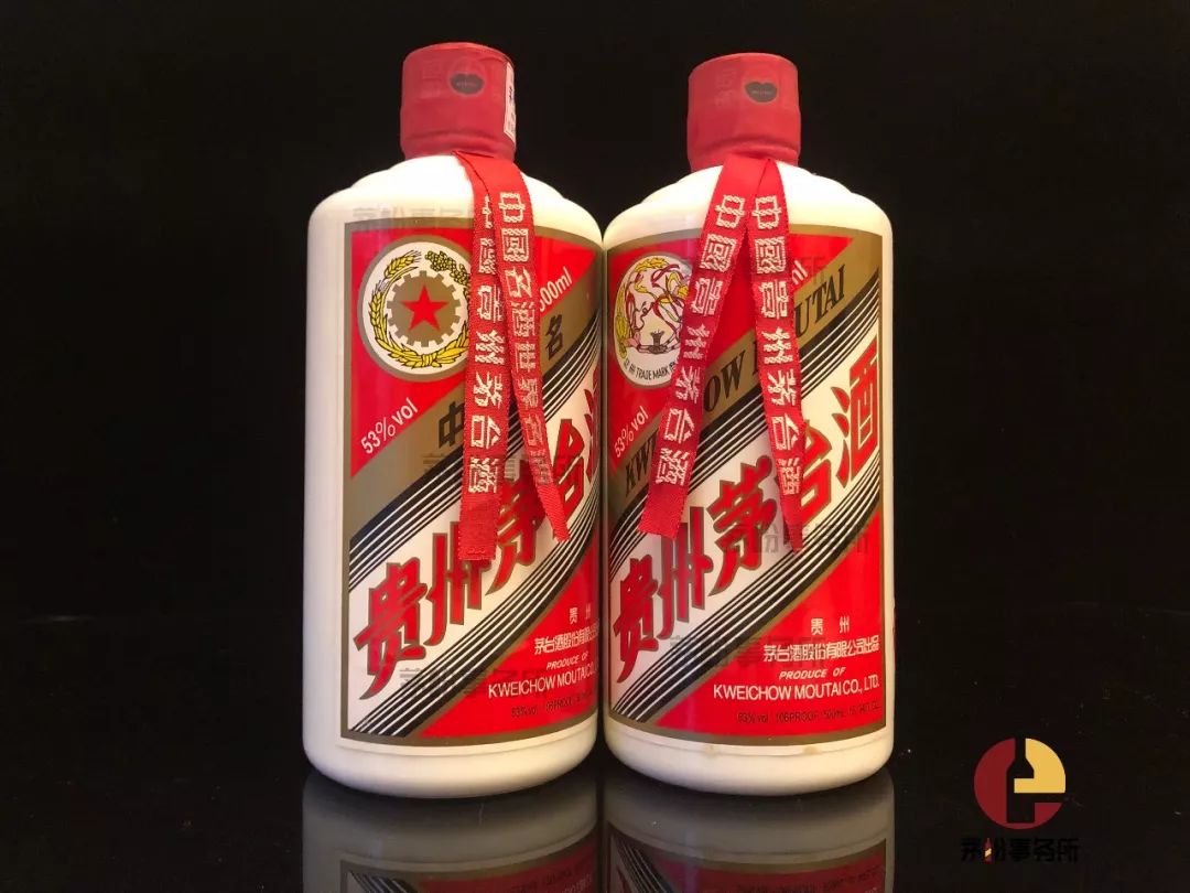 2005年起,五星茅台酒与飞天茅台酒在外观上的差别主要体现在三个地方