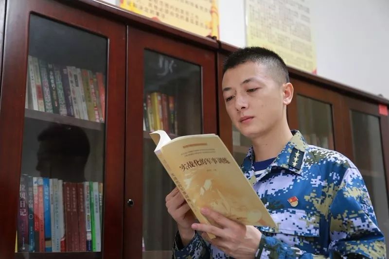 "好男儿,守边关!