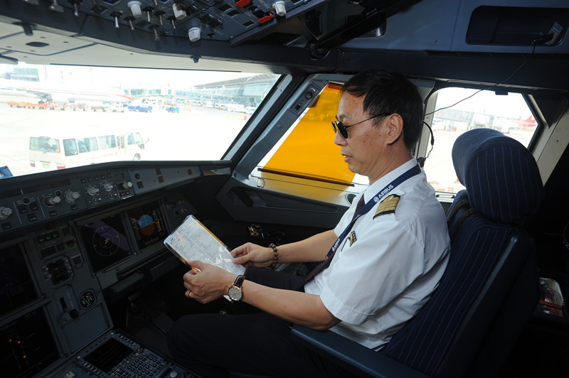 东航五星机长张微微:从空军试飞员到大型客机